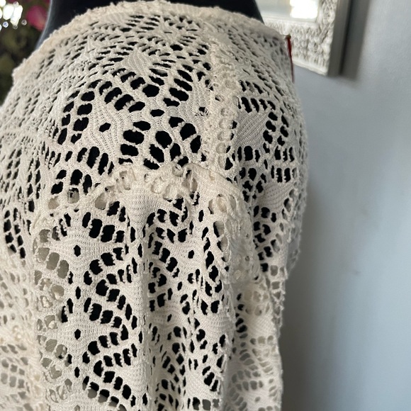 Marta by Monif C. White Long Sleeve Short Romper. - Picture 7 of 12